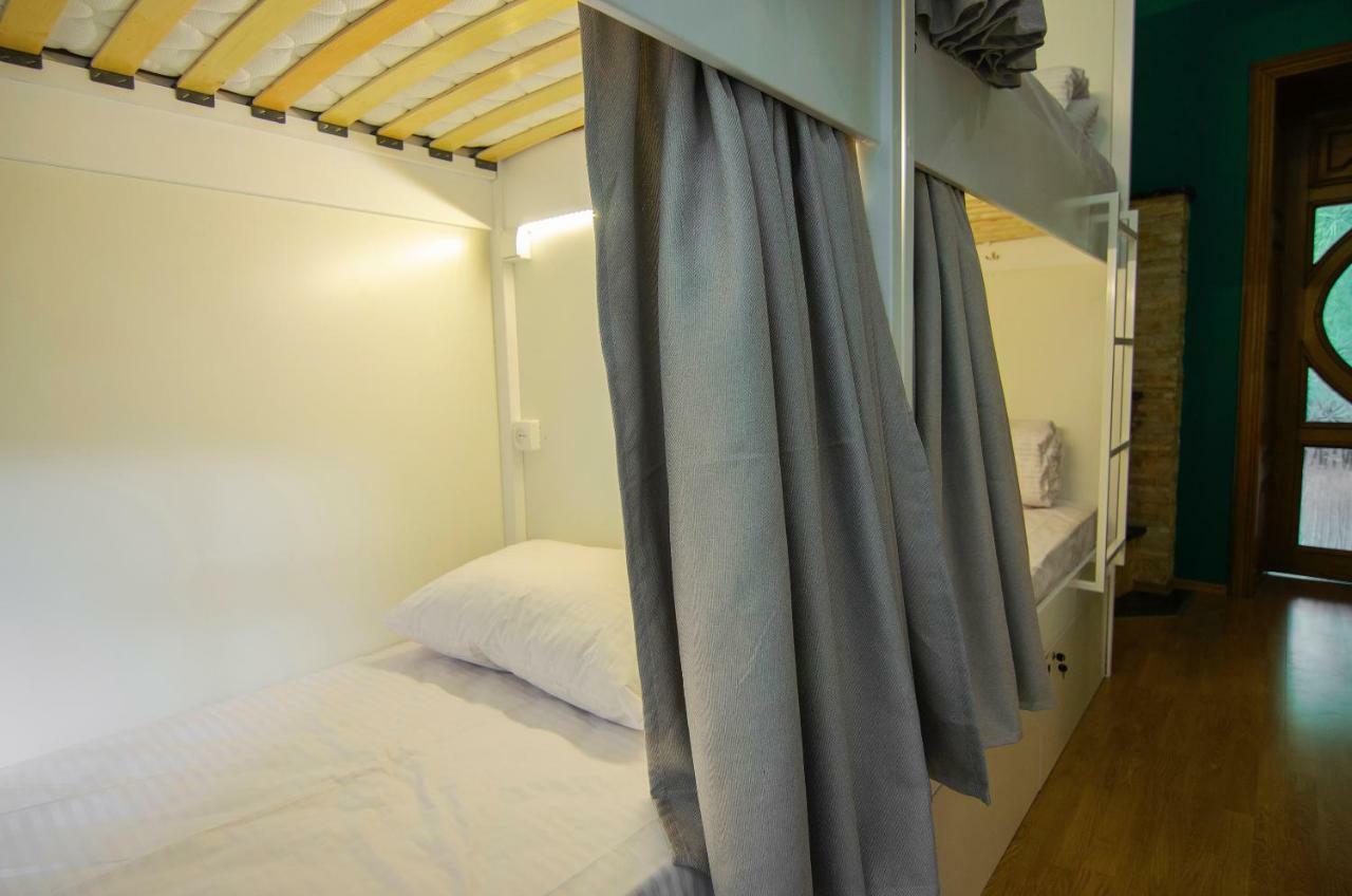 Friends Hostel Lviv Rustaveli Str Εξωτερικό φωτογραφία