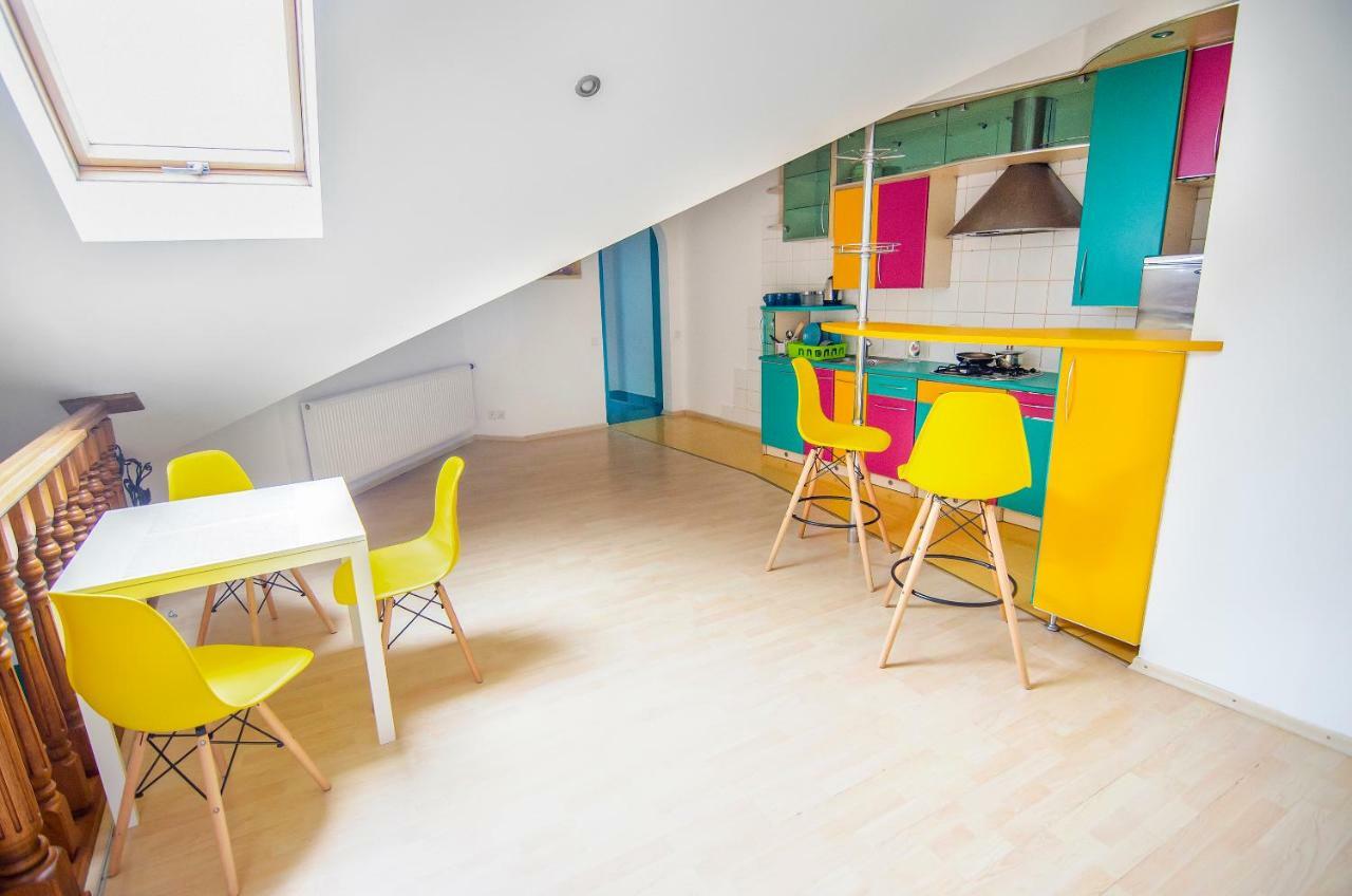 Friends Hostel Lviv Rustaveli Str Εξωτερικό φωτογραφία