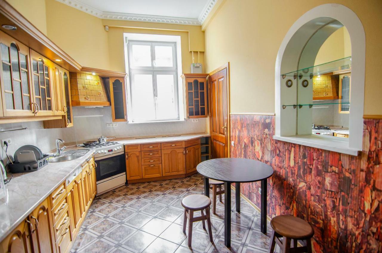 Friends Hostel Lviv Rustaveli Str Εξωτερικό φωτογραφία