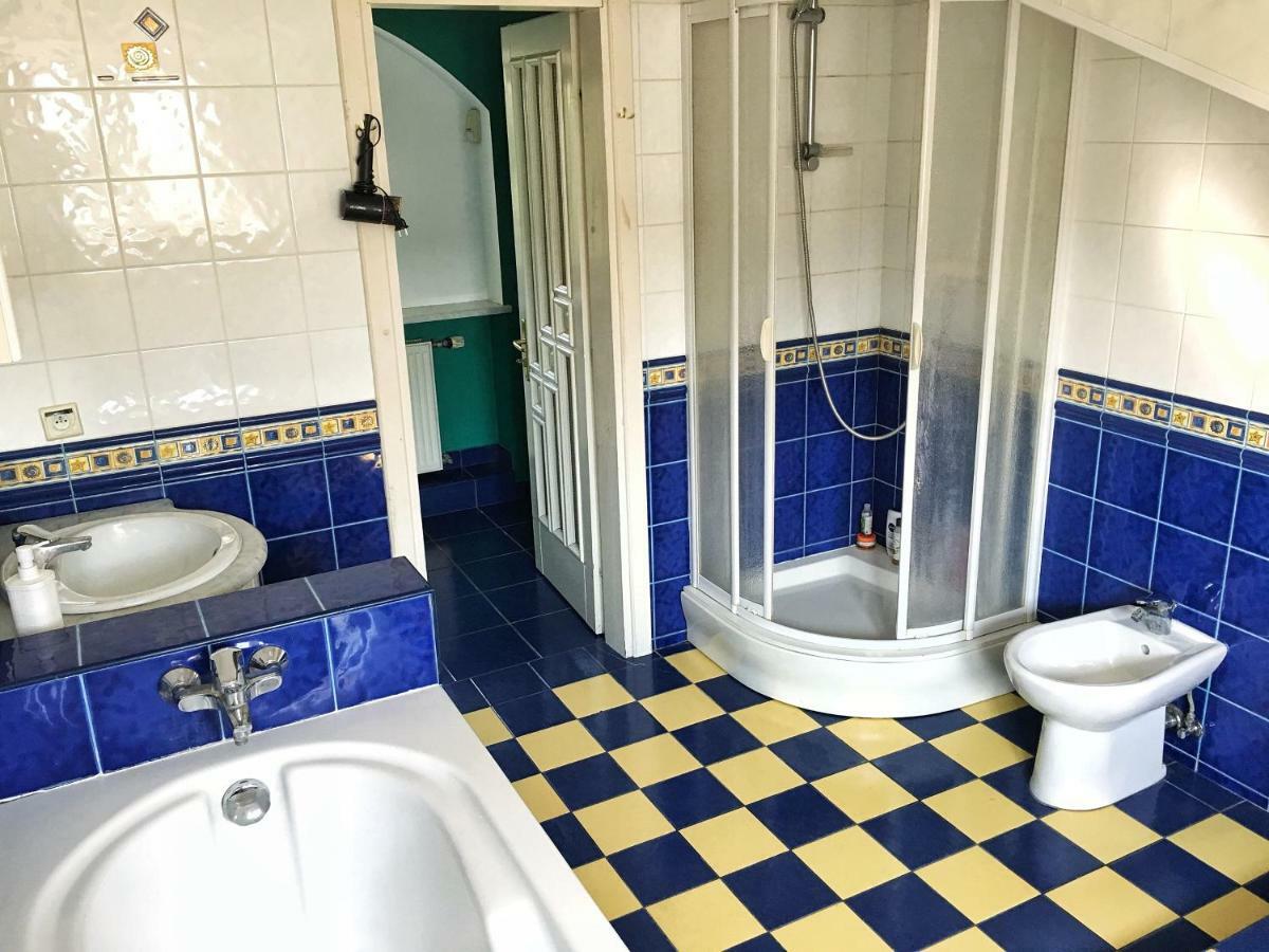 Friends Hostel Lviv Rustaveli Str Εξωτερικό φωτογραφία